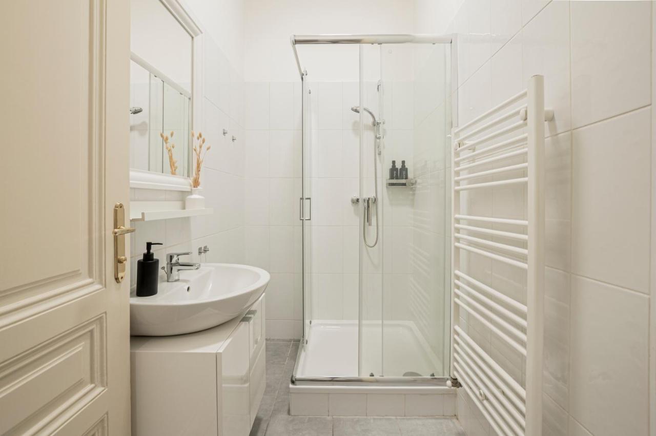 Apartment Charming Perfect For 4-6 Tram, Self-checkin Vienna