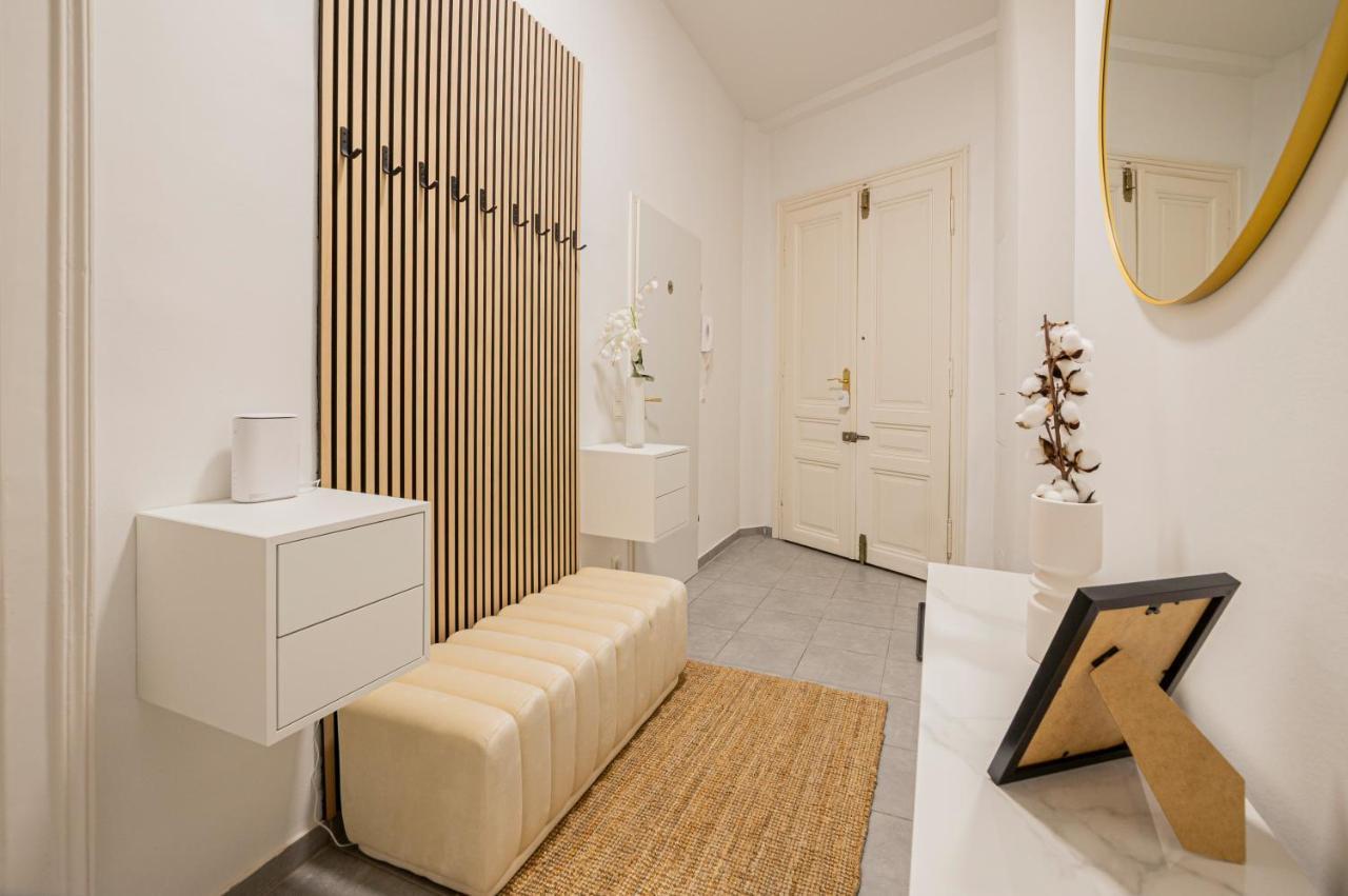 Charming Perfect For 4-6 Tram, Self-checkin * Vienna