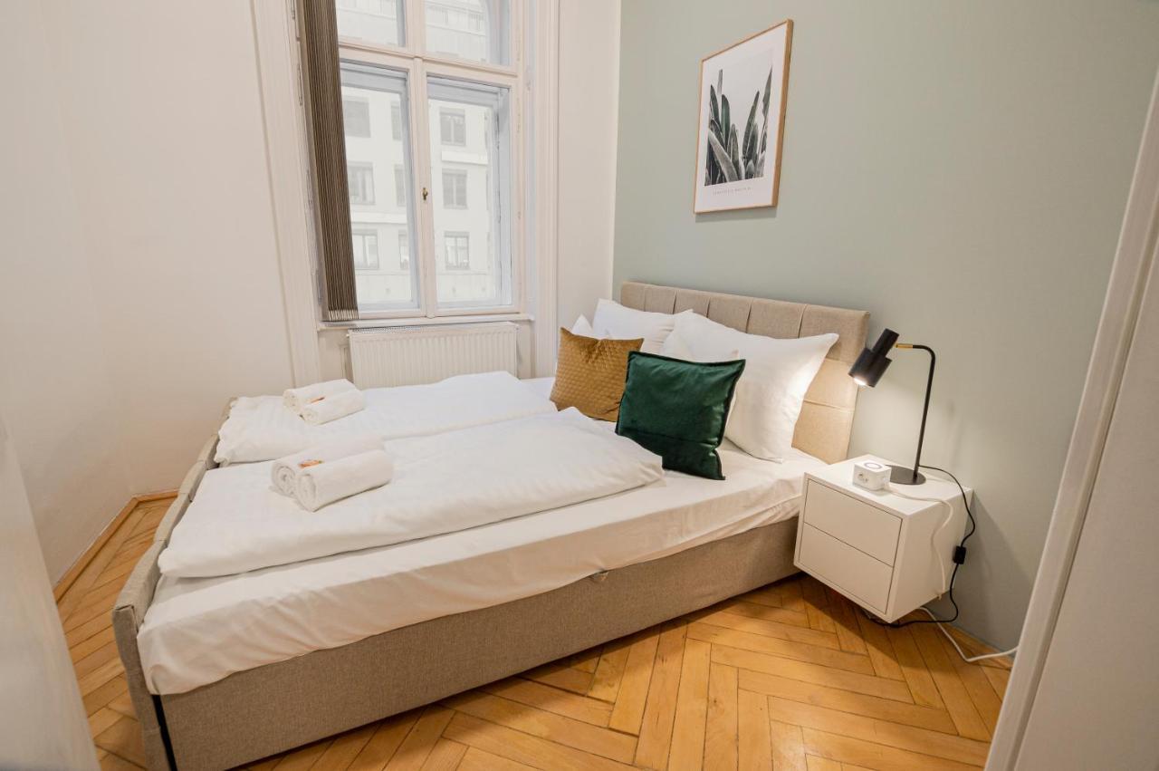 Charming Perfect For 4-6 Tram, Self-checkin * Vienna