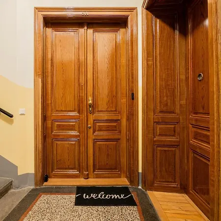 Charming Apt Perfect For 4-6 Tram, Self-Checkin Vienna Exterior photo
